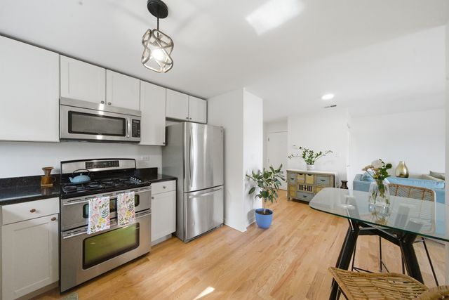 2501 W Bryn Mawr Avenue 308, Chicago, IL 60659