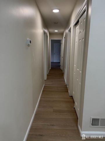 32 Columbus Drive, Franklin, NJ 08823