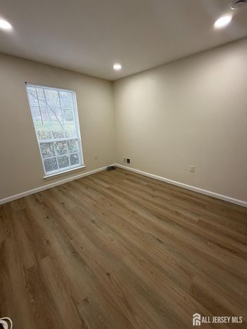 32 Columbus Drive, Franklin, NJ 08823