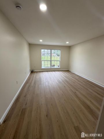 32 Columbus Drive, Franklin, NJ 08823