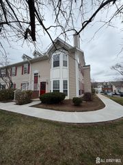 32 Columbus Drive, Franklin, NJ 08823