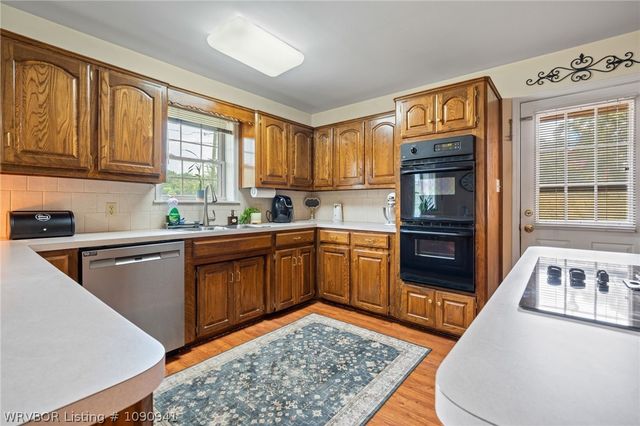 3111 Sturgeon Road, Greenwood, AR 72936