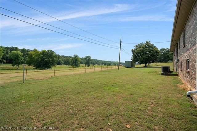 3111 Sturgeon Road, Greenwood, AR 72936