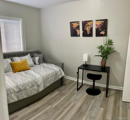 945 Olreana Road, White Lake Charter Township, MI 48386