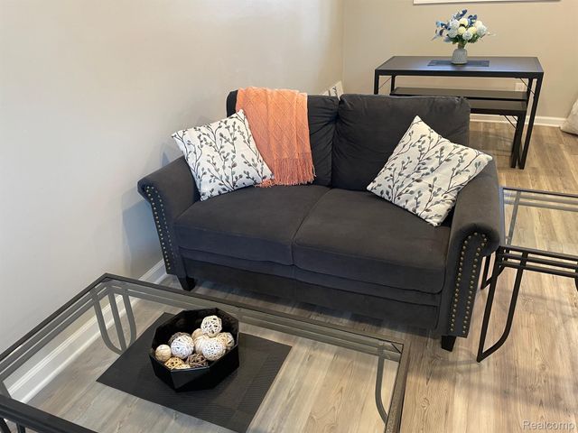 945 Olreana Road, White Lake Charter Township, MI 48386