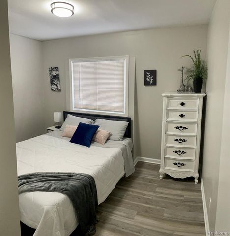 945 Olreana Road, White Lake Charter Township, MI 48386