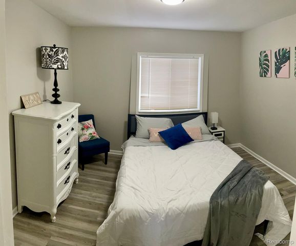 945 Olreana Road, White Lake Charter Township, MI 48386