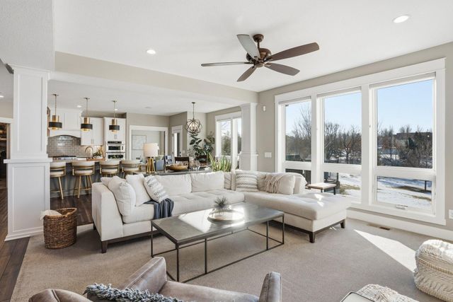 7727 Prairie Grass Pass, Prior Lake, MN 55372