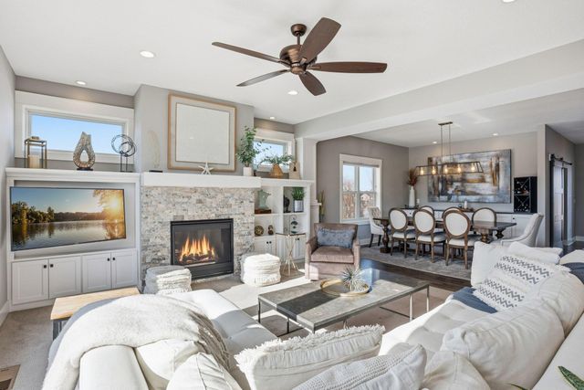 7727 Prairie Grass Pass, Prior Lake, MN 55372