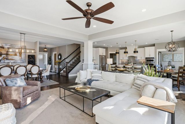 7727 Prairie Grass Pass, Prior Lake, MN 55372