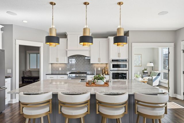 7727 Prairie Grass Pass, Prior Lake, MN 55372