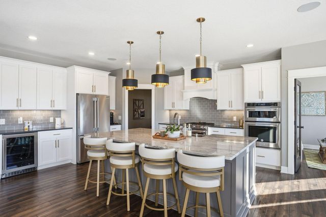 7727 Prairie Grass Pass, Prior Lake, MN 55372