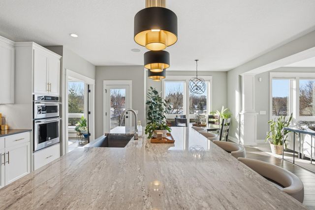 7727 Prairie Grass Pass, Prior Lake, MN 55372