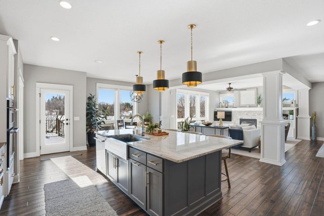 7727 Prairie Grass Pass, Prior Lake, MN 55372