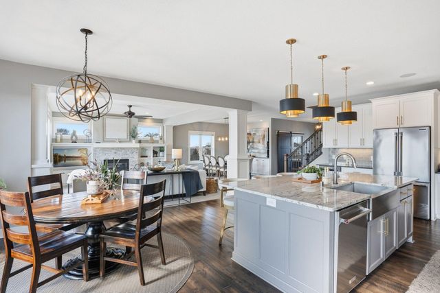 7727 Prairie Grass Pass, Prior Lake, MN 55372