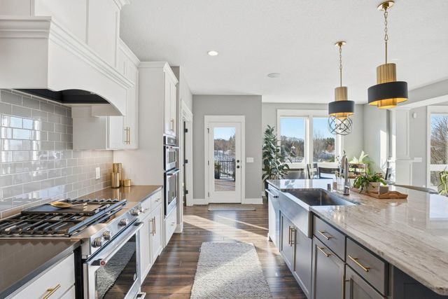 7727 Prairie Grass Pass, Prior Lake, MN 55372