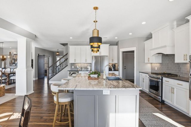 7727 Prairie Grass Pass, Prior Lake, MN 55372