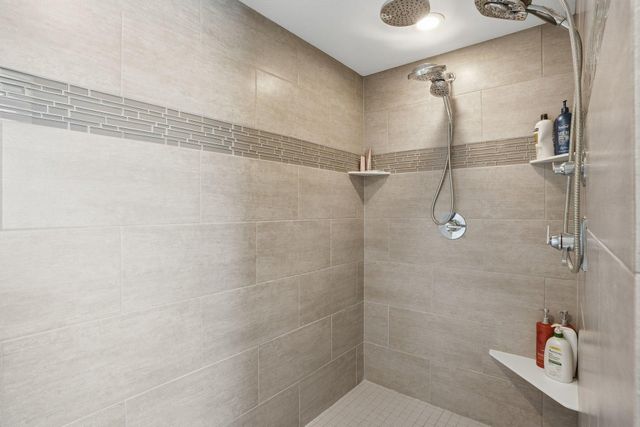 7727 Prairie Grass Pass, Prior Lake, MN 55372