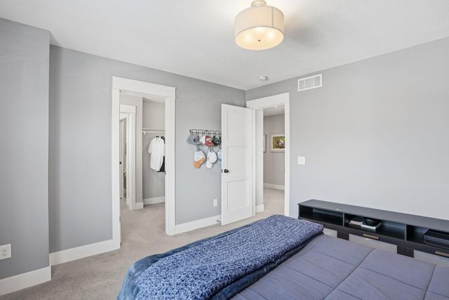 7727 Prairie Grass Pass, Prior Lake, MN 55372