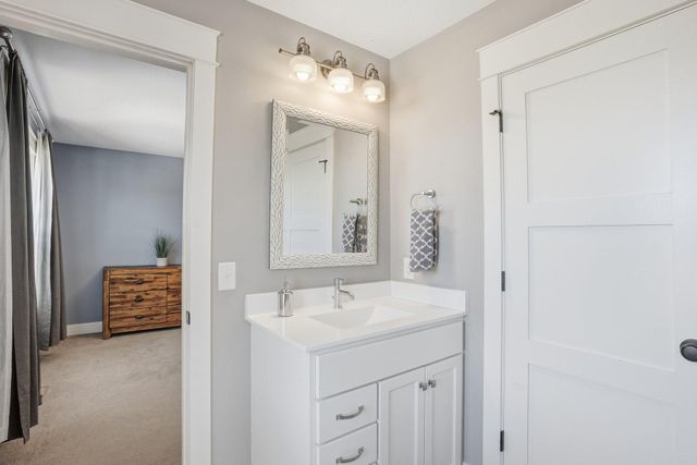 7727 Prairie Grass Pass, Prior Lake, MN 55372