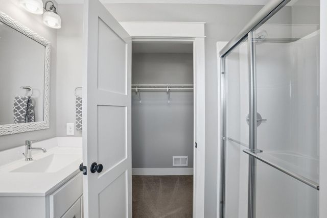 7727 Prairie Grass Pass, Prior Lake, MN 55372