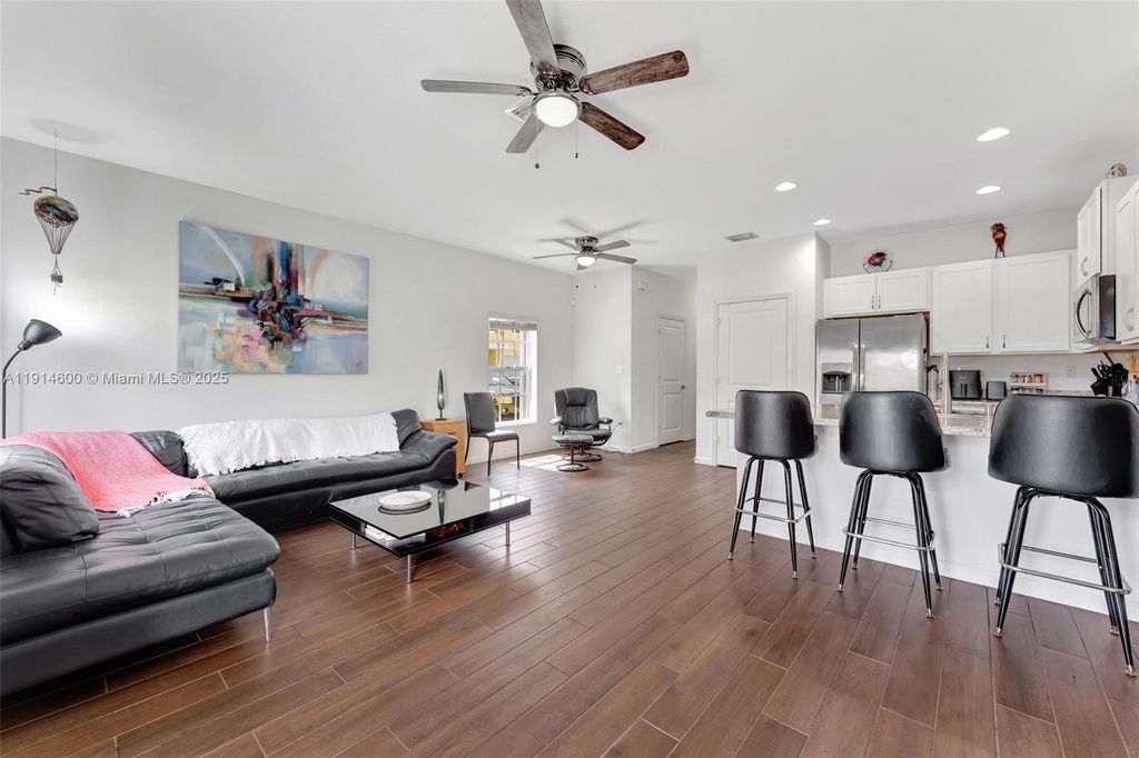 4029 NW 11th St, Lauderhill, FL 33313