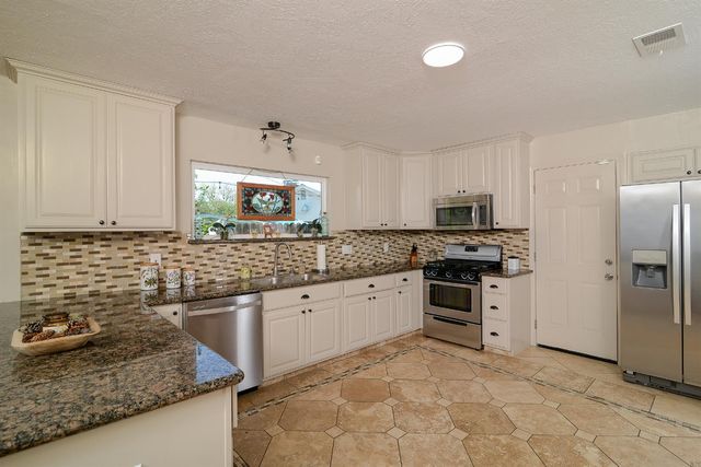 3309 Brookwood Rd, Sacramento, CA 95821