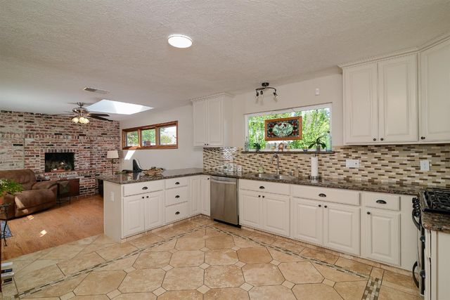 3309 Brookwood Rd, Sacramento, CA 95821