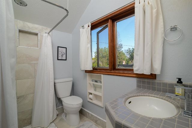 3309 Brookwood Rd, Sacramento, CA 95821