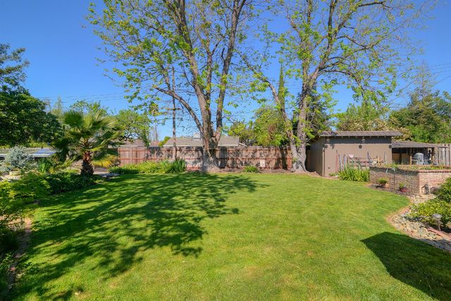 3309 Brookwood Rd, Sacramento, CA 95821