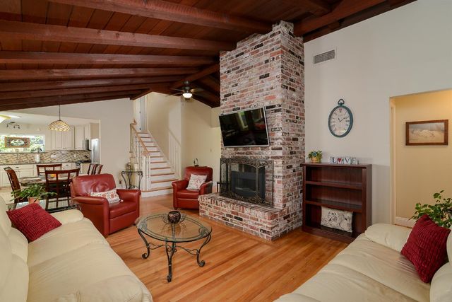 3309 Brookwood Rd, Sacramento, CA 95821