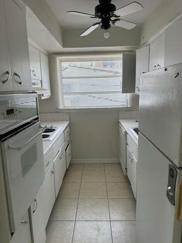 11925 NE 19th Drive 8, North Miami, FL 33181