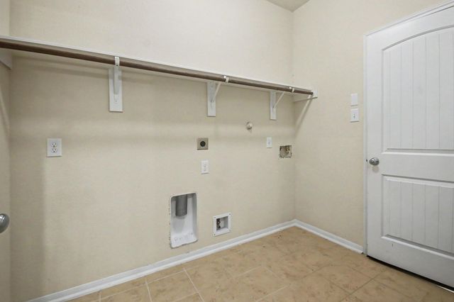 1439 Barras Street, Alvin, TX 77511