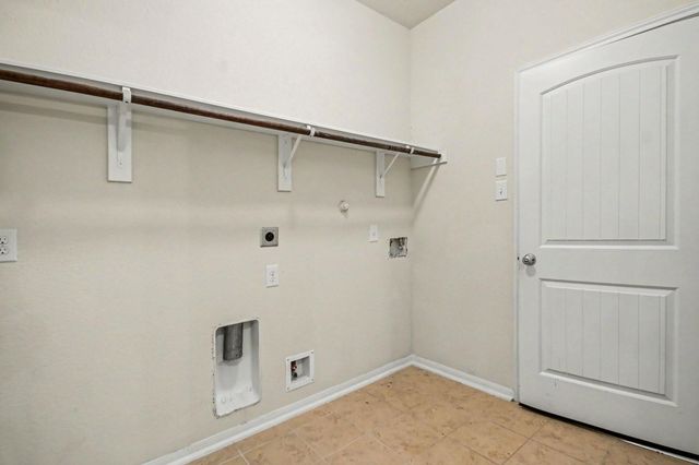 1439 Barras Street, Alvin, TX 77511