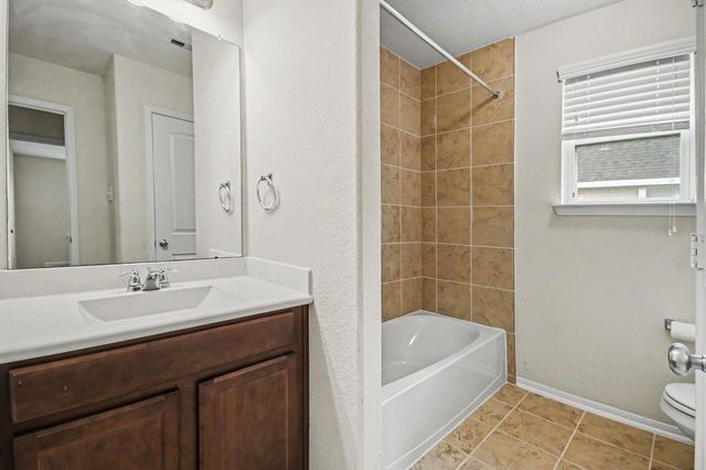 1439 Barras Street, Alvin, TX 77511