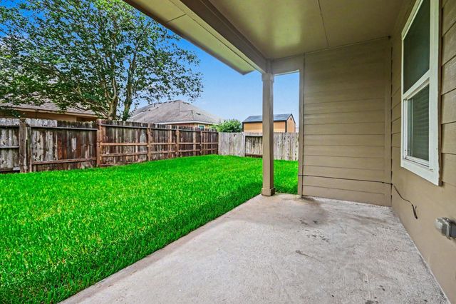 1439 Barras Street, Alvin, TX 77511