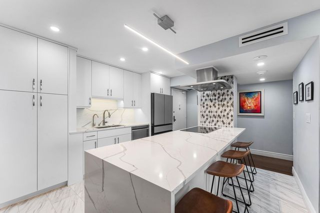 2121 N Ocean Boulevard 1704e, Boca Raton, FL 33431