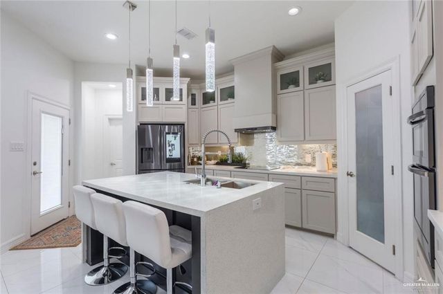 407 W Carmel Avenue, Pharr, TX 78577