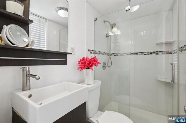 150 Overlook Avenue 7F, Hackensack, NJ 07601