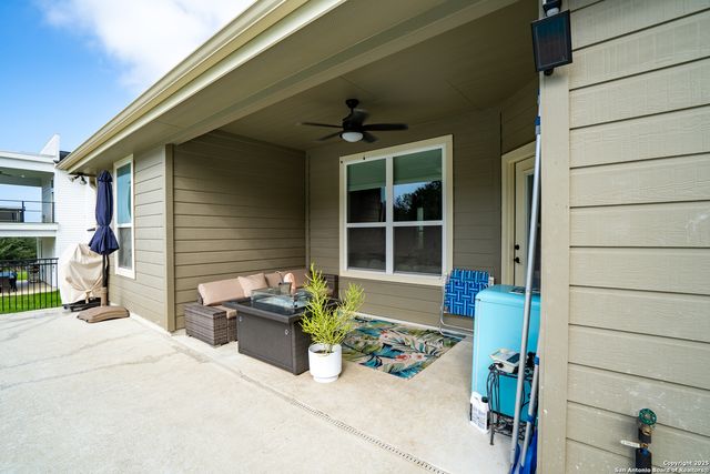 1587 Lakeshore Dr, Canyon Lake, TX 78133