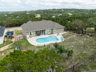 1587 Lakeshore Dr, Canyon Lake, TX 78133