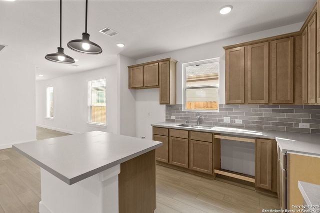 5727 Marble Falls, Converse, TX 78244