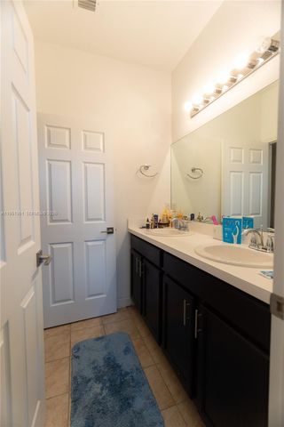 3542 NW 29th Ct, Lauderdale Lakes, FL 33311