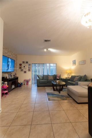 3542 NW 29th Ct, Lauderdale Lakes, FL 33311