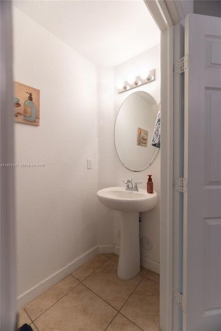 3542 NW 29th Ct, Lauderdale Lakes, FL 33311