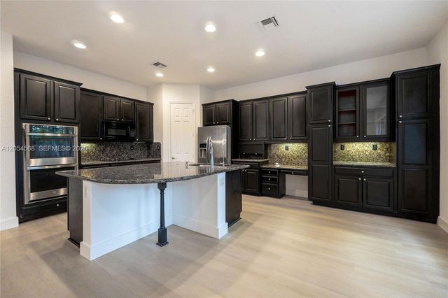 11213 NW 71st Terrace, Doral, FL 33178
