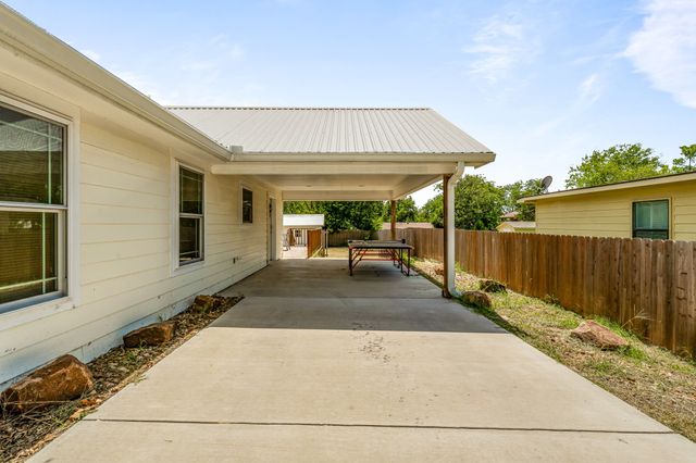 306 Dale Avenue, Stephenville, TX 76401