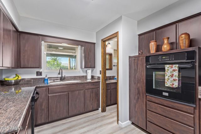 532 N 54TH Street, Mesa, AZ 85205