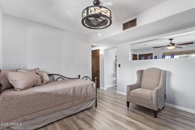 532 N 54TH Street, Mesa, AZ 85205