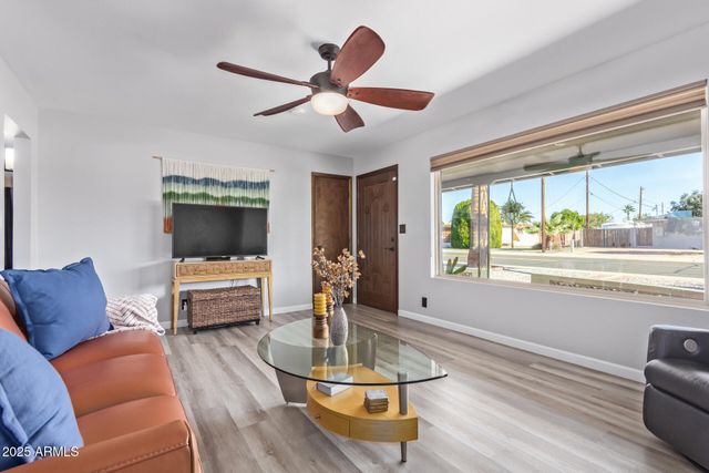 532 N 54TH Street, Mesa, AZ 85205